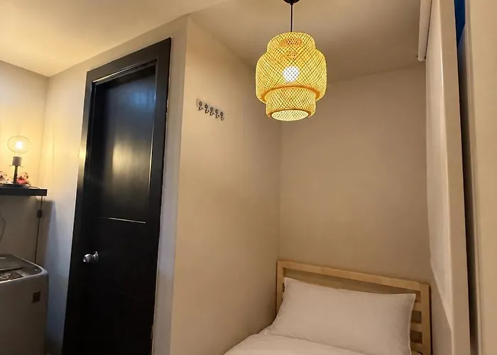 Muji Style 2br With Free Parking Bgc Apartment