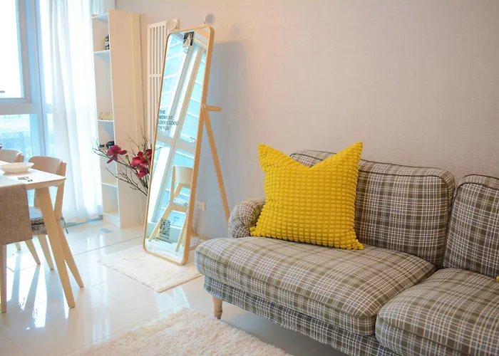 Muji Style 2br With Free Parking Bgc *