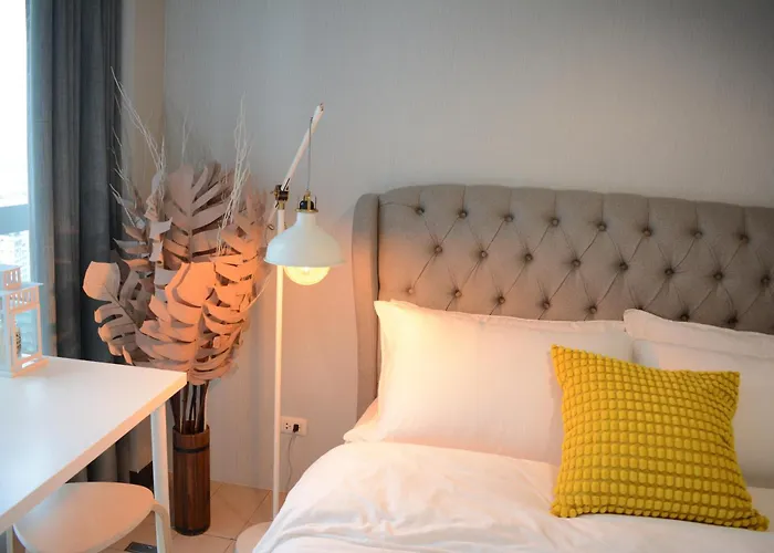 Apartment Muji Style 2br With Free Parking Bgc